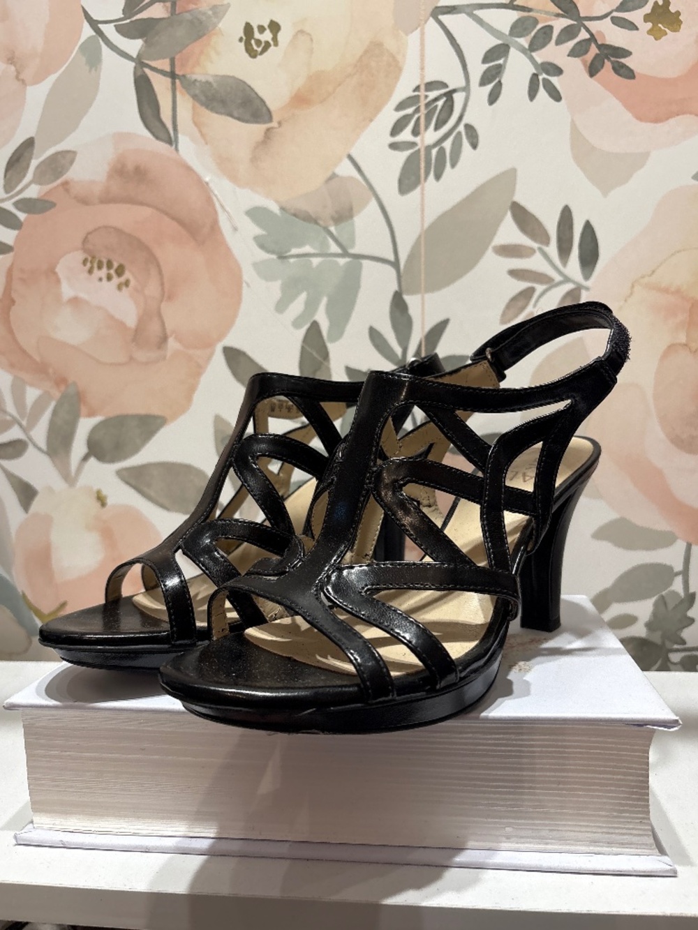 Naturalizer black heels